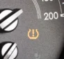 Spia pressione gomme auto accesa